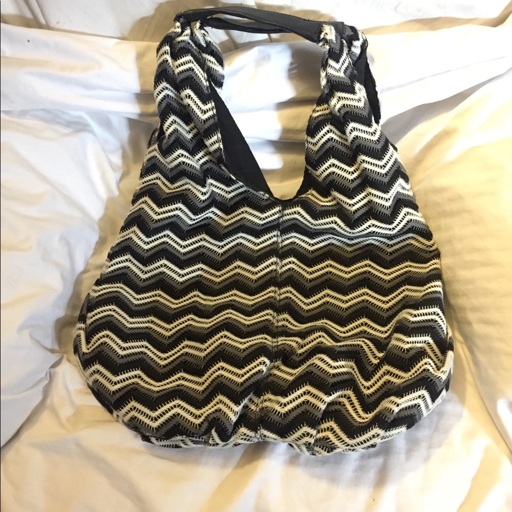 NWOT- Black and White striped woven tote bag
